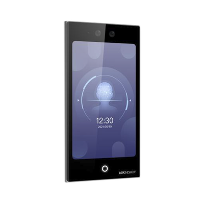 Terminal Facial WiFi con pantalla de 7" / Exterior IP65 / 10,000 Rostros y 50,000 Tarjetas / 10,000 Huellas (Módulo Opcional) / ISAPI / ISUP 5.0 / Codigos QR y Bluethooth / Intercom SIP Estandar