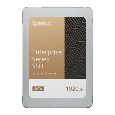 SSD SATA de 2,5" Serie Enterprise | 1920 GB | Alto Rendimiento Estable 50.000 IOPS | Resistencia Empresarial 10.000 TBW | Protección de Datos Integral | Análisis de Vida Útil | Compatibilidad con Synology DSM | Garantía de