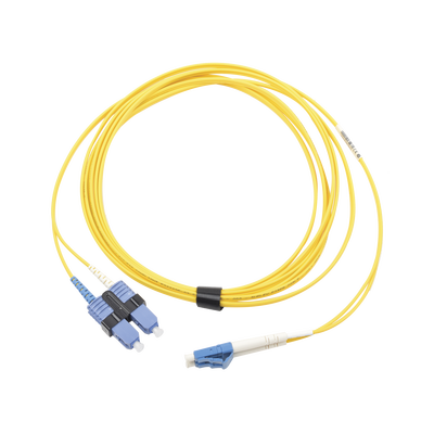 Jumper de Fibra Óptica Monomodo (OS2), XGLO, LC/UPC-SC/UPC Duplex, OFNR, Color Amarillo, 7 Metros (22.97 Pies)