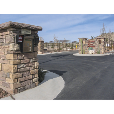 Control de acceso /Gabinete para sobreponer / 2 puertas / 3000 números telefónicos / 11 digitos / Directorio en pantalla / Linea análoga o digital / Expandible a 16 puertas / Programable por PC - Imagen 3