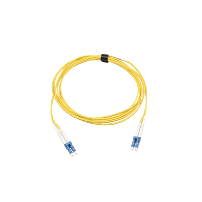 Jumper de Fibra Óptica Monomodo (OS2), XGLO, Riser, LC/UPC-LC/UPC Duplex, OFNR, Color Amarillo, 3 Metros (9.84 Pies)