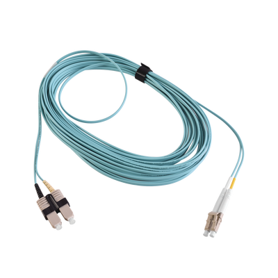 Jumper de Fibra Óptica Multimodo 50/125 XGLO OM3, LC-SC Duplex, OFNR, Color Aqua, 10 Metros (32.81 Pies)