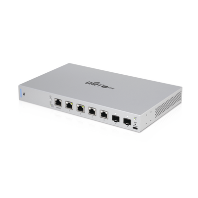 Switch UniFi 7 puertos (1 x consola, 4 x PoE++ 802.3bt y 2 SFP+)