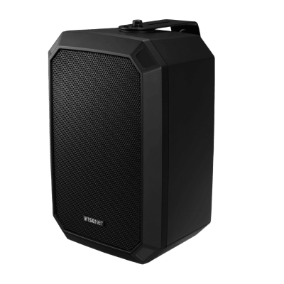 Altavoz IP Para instalacion en pared Color Negro / Amplificador integrado 10W / PoE+ / Para integración con sistema Hanwha / IP66 / SIP, IPv4, HTTP, DNS, NTP, TCP, UDP, ARP, NDAA.