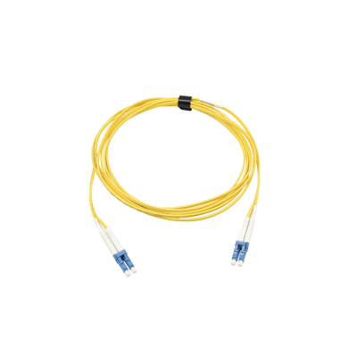 Jumper de Fibra Óptica Monomodo (OS2), XGLO, Riser, LC/UPC-LC/UPC Duplex, OFNR, Color Amarillo, 3 Metros (9.84 Pies)