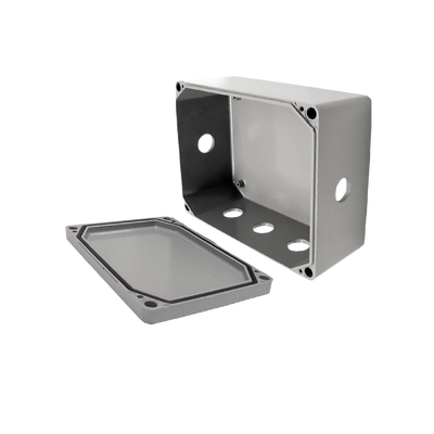 Caja de Unión de Aluminio con 6 salidas de 1" / Orificios 1 Izq - 1 Der - 4 en la parte inferior.
