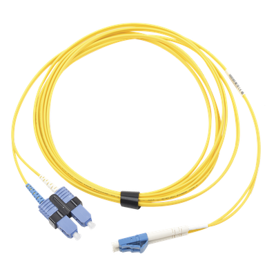 Jumper de Fibra Óptica Monomodo (OS2), XGLO, LC/UPC-SC/UPC Duplex, OFNR, Color Amarillo, 7 Metros (22.97 Pies)