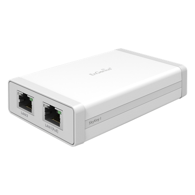 Controlador de red local con gestión en la nube/ Soporta hasta 100 puntos de Acceso EnGenius/ Soporta PoE 802.3 af/ Plataforma ezMaster integrada