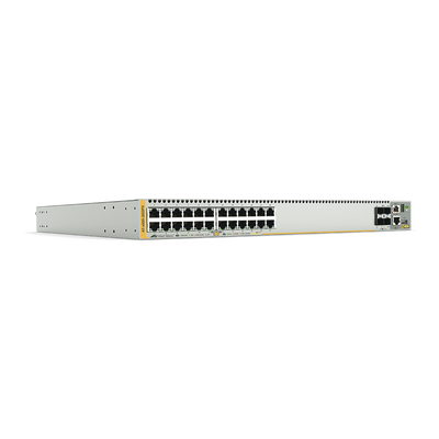 Switch PoE+ Stackeable Capa 3, 24 puertos 10/100/1000 Mbps + 4 puertos SFP+ 10 G y dos bahías hotswap PSU