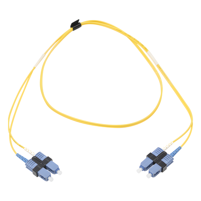 Jumper de Fibra Óptica Monomodo (OS2), XGLO, SC/UPC-SC/UPC Duplex, OFNR, Color Amarillo, 1 Metro (3.28 Pies)