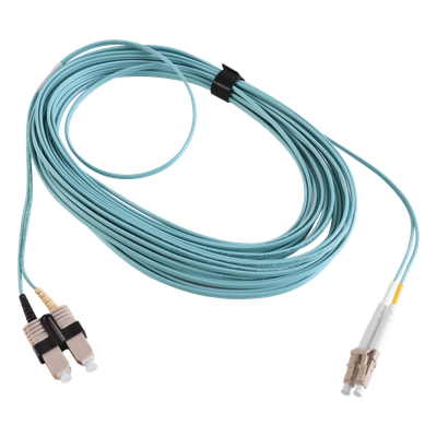 Jumper de Fibra Óptica Multimodo 50/125 XGLO OM3, LC-SC Duplex, OFNR, Color Aqua, 10 Metros (32.81 Pies)