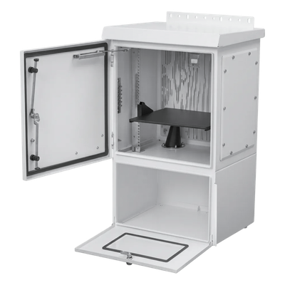 Gabinete Para Exterior OSP ComLine de 12 UR con espacio para Baterías, 600 mm de Ancho, 500 mm de Profundidad De Aluminio, Color Gris Claro Con Protección NEMA 4/12/4X/3/3R; IP66