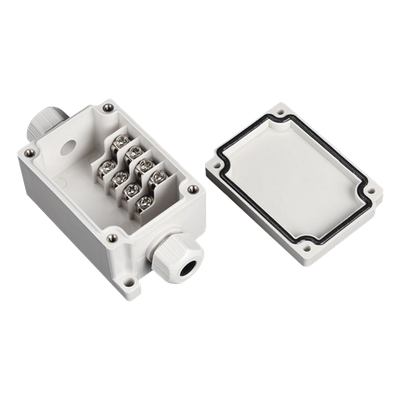 Caja de Conexión Exterior con Conexión Lateral para 4 Líneas (doble tornillo). Incluye Glándulas.